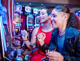 k74 VIP ကစားသူများအတွက် မြန်မာဘောလုံးနှင့် Esports Sportsbook